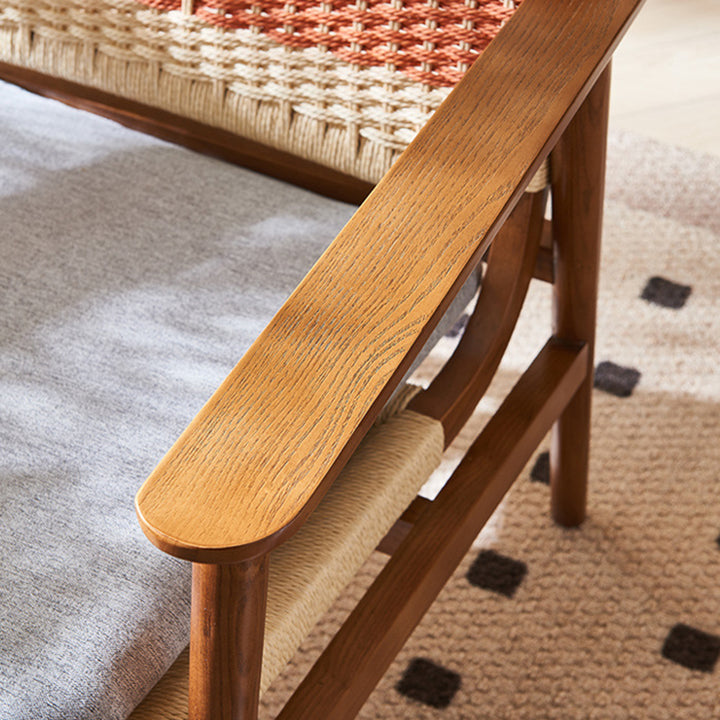 Moderner Mid-Century Akzentstuhl aus massivem Holz mit PE-gewebten Armlehnen und Rückenlehne für das Wohnzimmer 