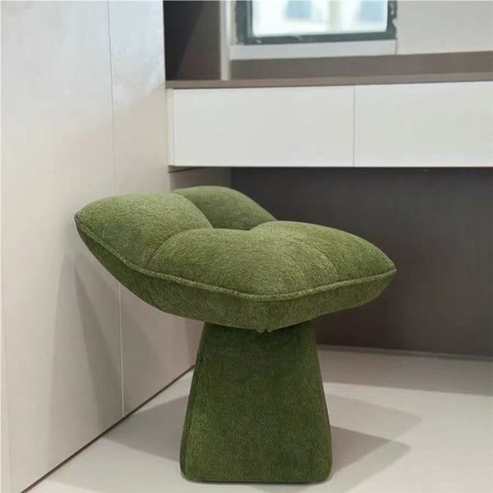 Zeitgenössischer drehbarer, rückenloser Schminkhocker in vierblättriger Kleeblattform im nordischen Stil aus Chenille und Sperrholz für das Schlafzimmer 
