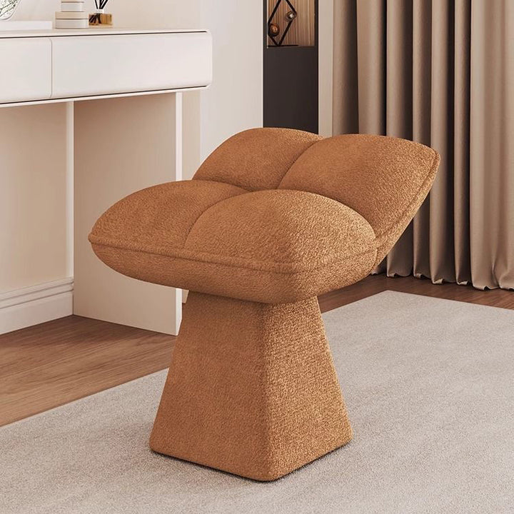 Zeitgenössischer drehbarer, rückenloser Schminkhocker in vierblättriger Kleeblattform im nordischen Stil aus Chenille und Sperrholz für das Schlafzimmer 