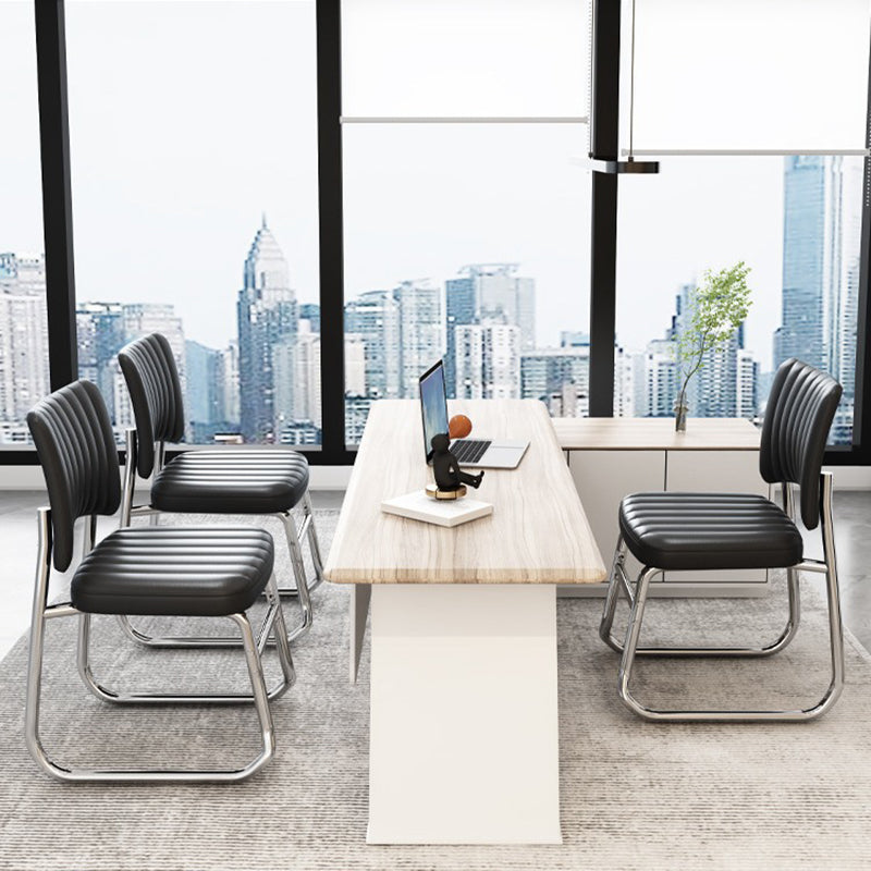 Chaise de bureau carrée minimaliste moderne en fer et cuir PU avec dossier rembourré en mousse pour la maison et le bureau 