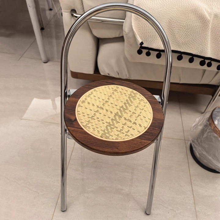 Moderner Mid-Century runder Edelstahl MDF Rattan Webstuhl Klappbarer Hocker mit Rückenlehne für Wohnzimmer 