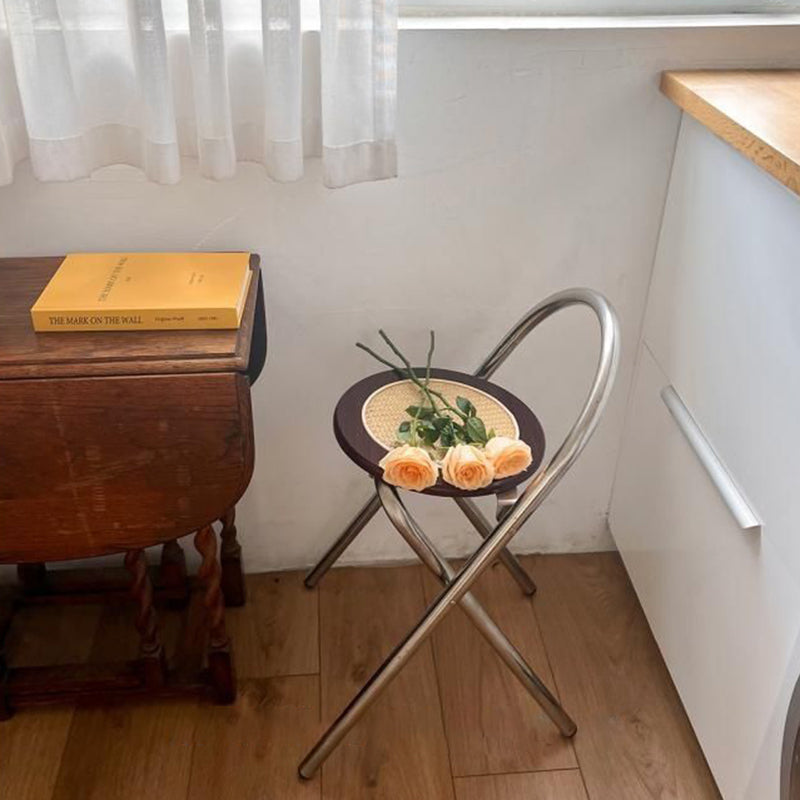 Moderner Mid-Century runder Edelstahl MDF Rattan Webstuhl Klappbarer Hocker mit Rückenlehne für Wohnzimmer 