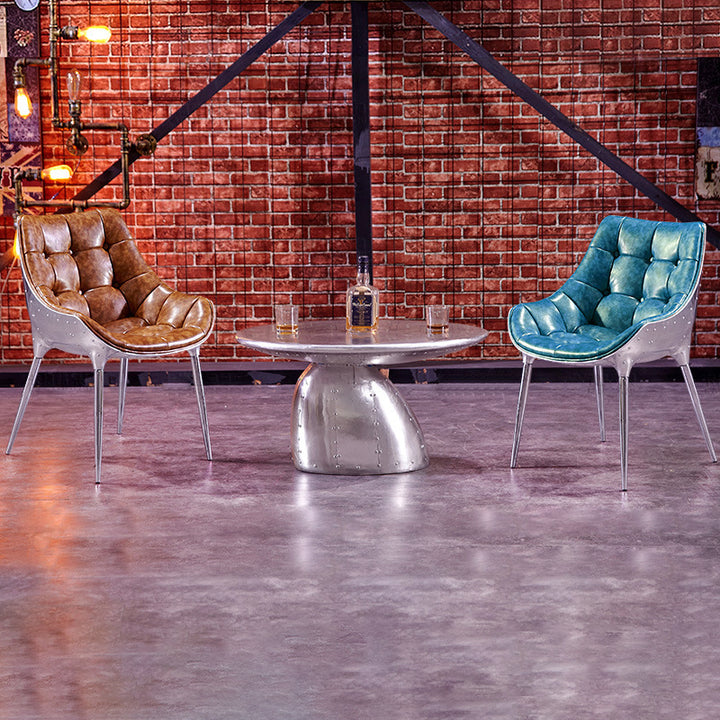 Diseño contemporáneo de remaches industriales Silla de acento con respaldo de aleación de aluminio y cuero sintético para sala de estar 