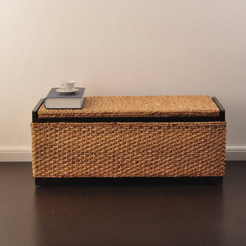 Banc à chaussures en bois massif rustique traditionnel rectangulaire à coins arrondis, en rotin tressé Narcissus, avec 1 espace de rangement pour l’entrée 