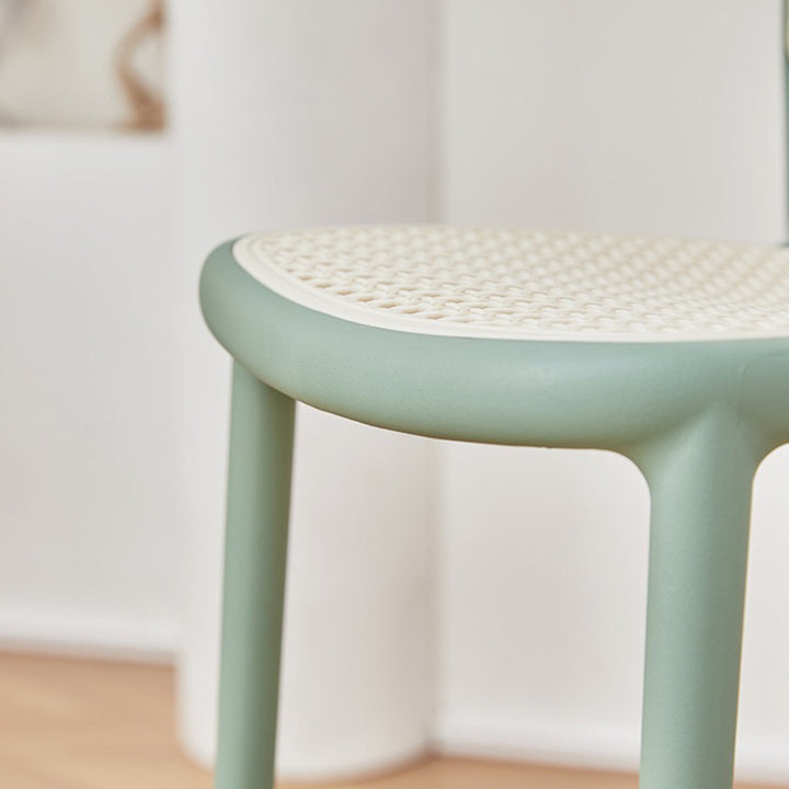 Moderner minimalistischer rechteckiger PP-Rattan-Webstuhl mit Rückenlehne und Fußstütze für das Esszimmer 