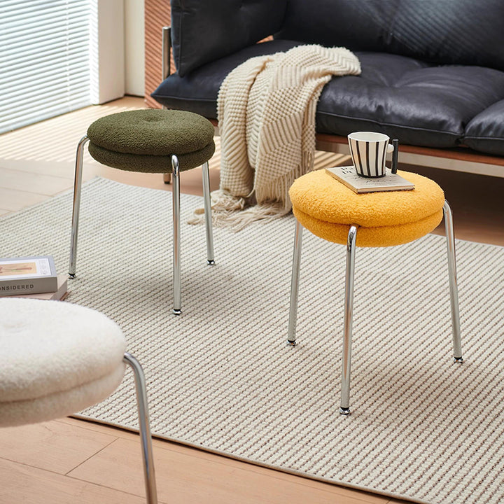 Taburete de tocador moderno minimalista de metal con tela sherpa, bordes redondeados y cojín de doble capa para dormitorio 