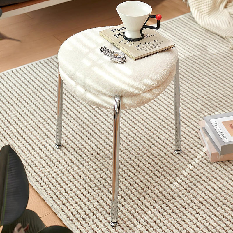 Taburete de tocador moderno minimalista de metal con tela sherpa, bordes redondeados y cojín de doble capa para dormitorio 