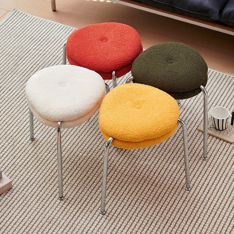 Taburete de tocador moderno minimalista de metal con tela sherpa, bordes redondeados y cojín de doble capa para dormitorio 