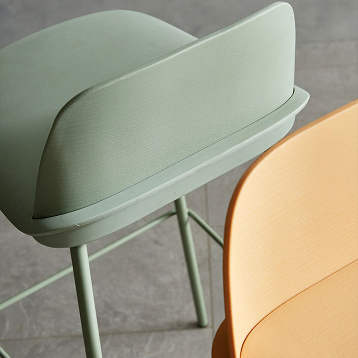 Tabouret de bar rectangulaire moderne minimaliste en PP et acier au carbone avec dossier et repose-pieds pour salle à manger 