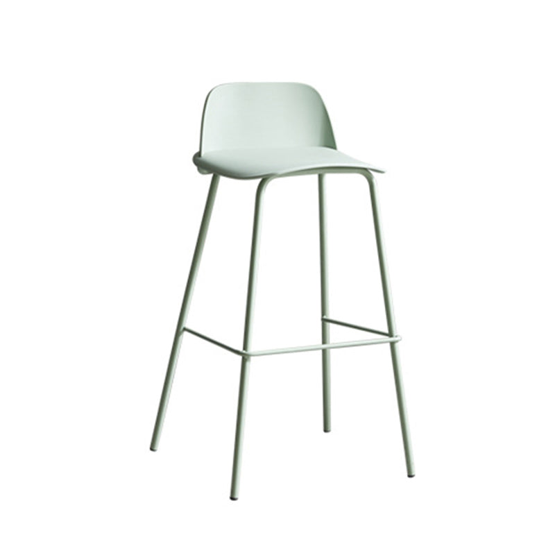 Tabouret de bar rectangulaire moderne minimaliste en PP et acier au carbone avec dossier et repose-pieds pour salle à manger 