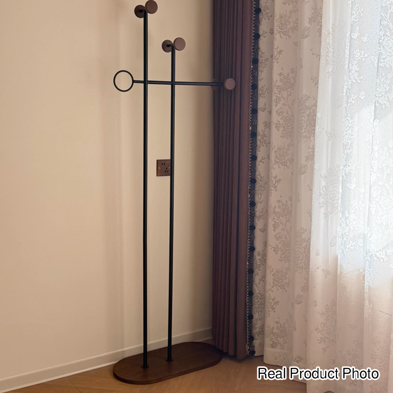 Zeitgenössischer Retro-Garderobenständer aus Karbonstahl und Holzwerkstoff, unregelmäßig, platzsparend für das Schlafzimmer 