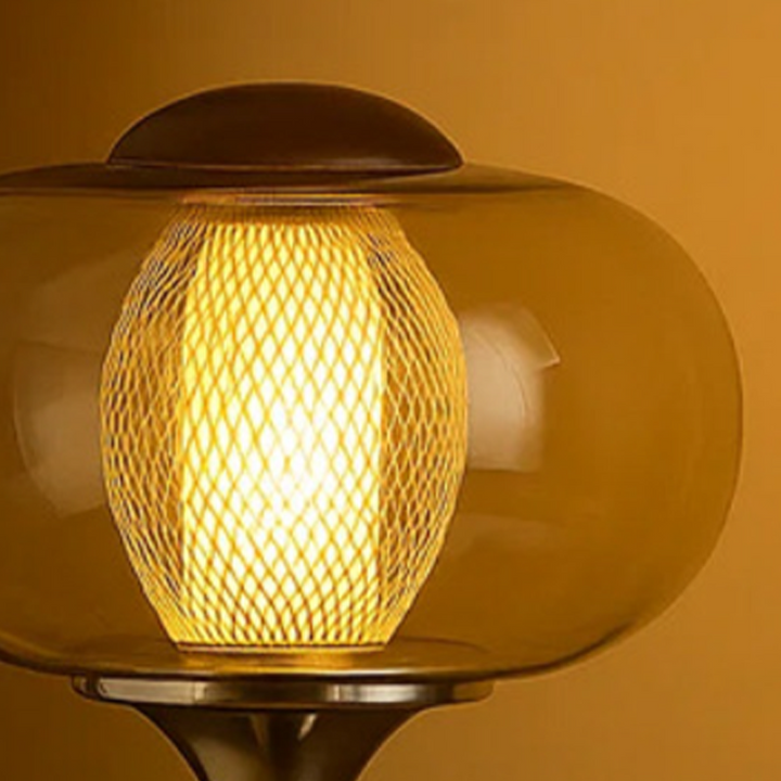 مصباح طاولة LED دائري عصري بطابع رجعي مصنوع من الخشب الصلب والزجاج والحديد لغرفة المعيشة وغرفة النوم 