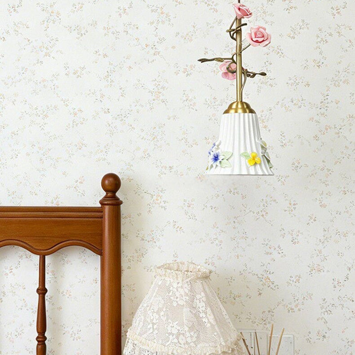 Traditionelle romantische 1-flammige Pendelleuchte aus Eisen und Keramik mit Blumenmotiv im französischen Stil für Schlafzimmer & Wohnzimmer 