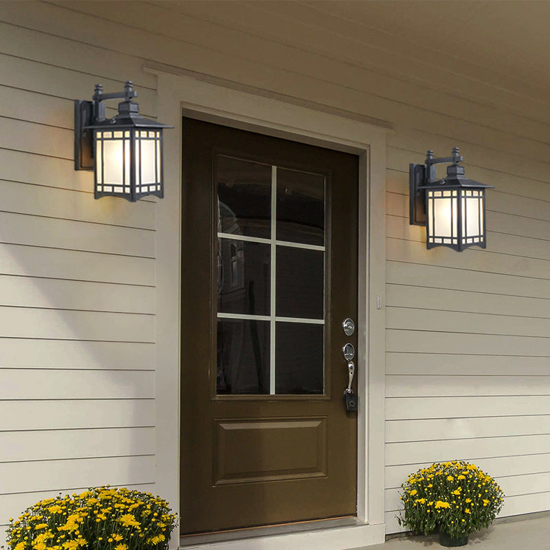 Traditional Chinese Waterproof Lantern Shaped Aluminum Glass 1-Light Outdoor Wall Sconce Lamp For Garden