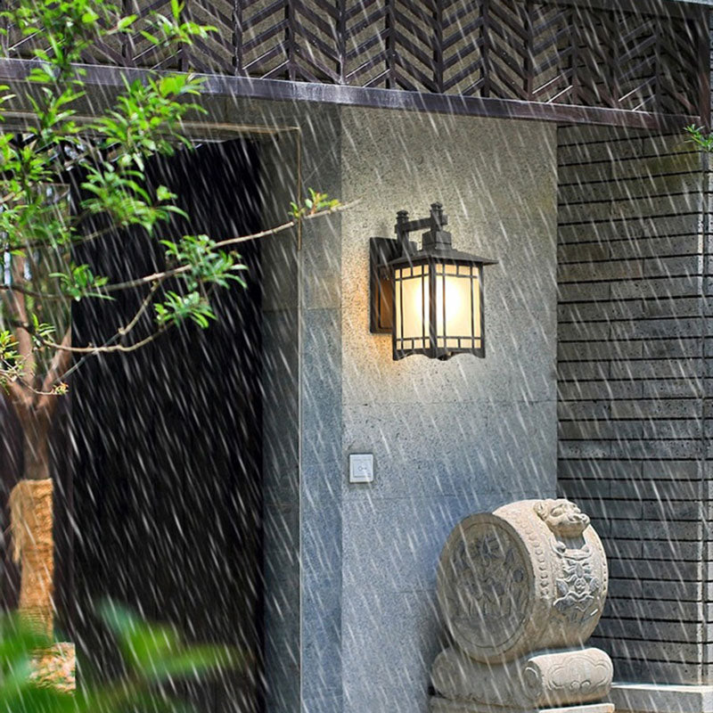 Traditional Chinese Waterproof Lantern Shaped Aluminum Glass 1-Light Outdoor Wall Sconce Lamp For Garden