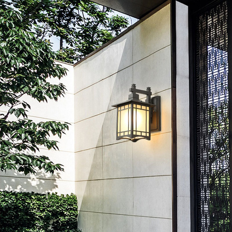 Traditional Chinese Waterproof Lantern Shaped Aluminum Glass 1-Light Outdoor Wall Sconce Lamp For Garden