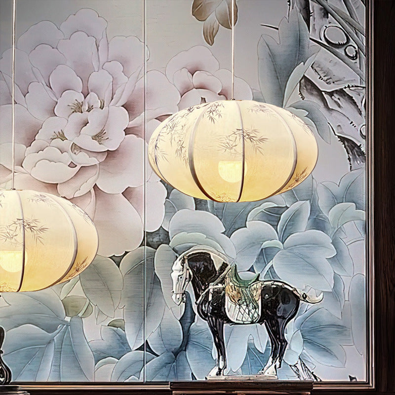 Traditional Chinese Lantern Shaped Metal Fabric 1-Light Pendant Light For Dining Room