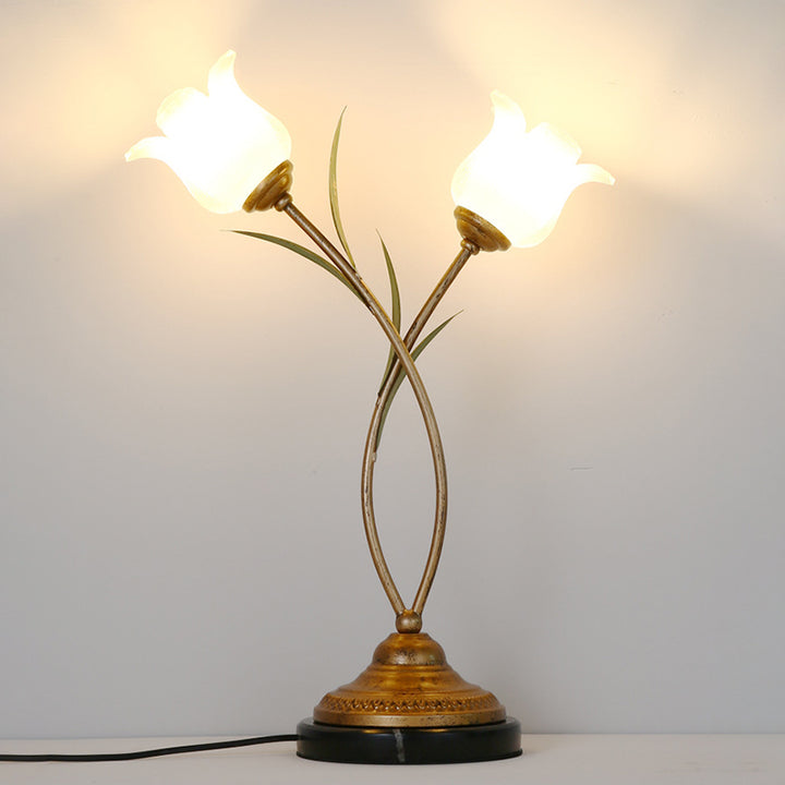 Lámpara de mesa contemporánea creativa de hierro con forma de flor de vidrio de 2 luces para dormitorio 