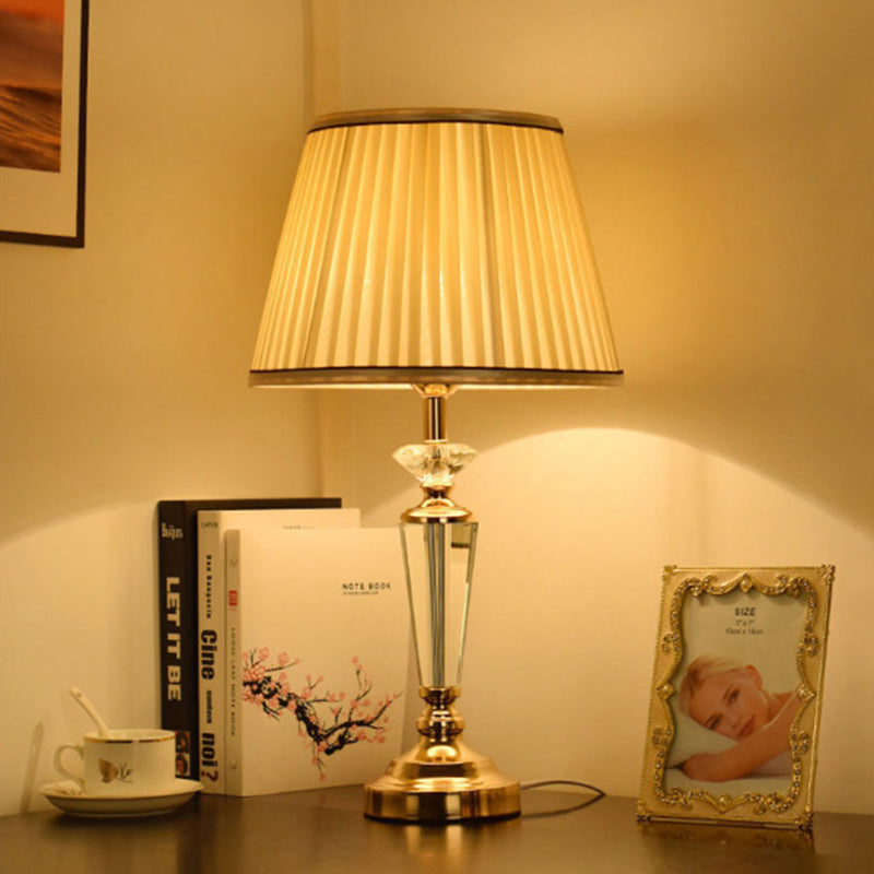 Lampe de table à 1 lumière avec tissu en cristal et matériel conique traditionnel français pour chambre 