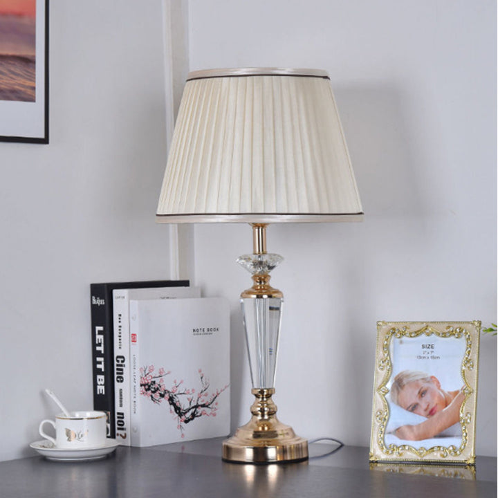Lampe de table à 1 lumière avec tissu en cristal et matériel conique traditionnel français pour chambre 
