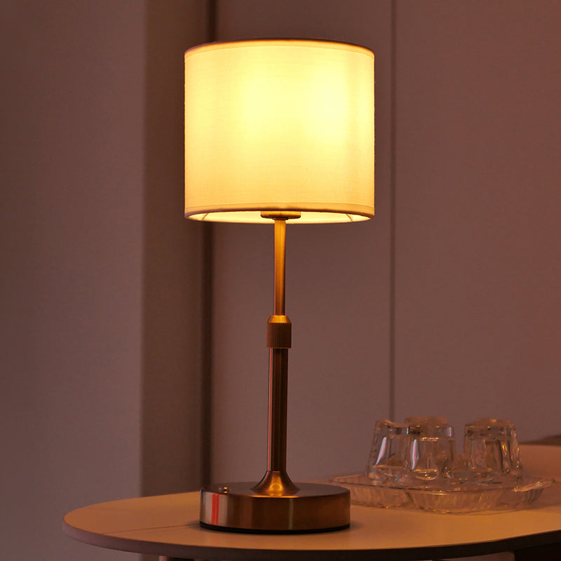 Lampe de table moderne minimaliste en métal cylindrique relevable avec tissu 1 lumière pour chambre 