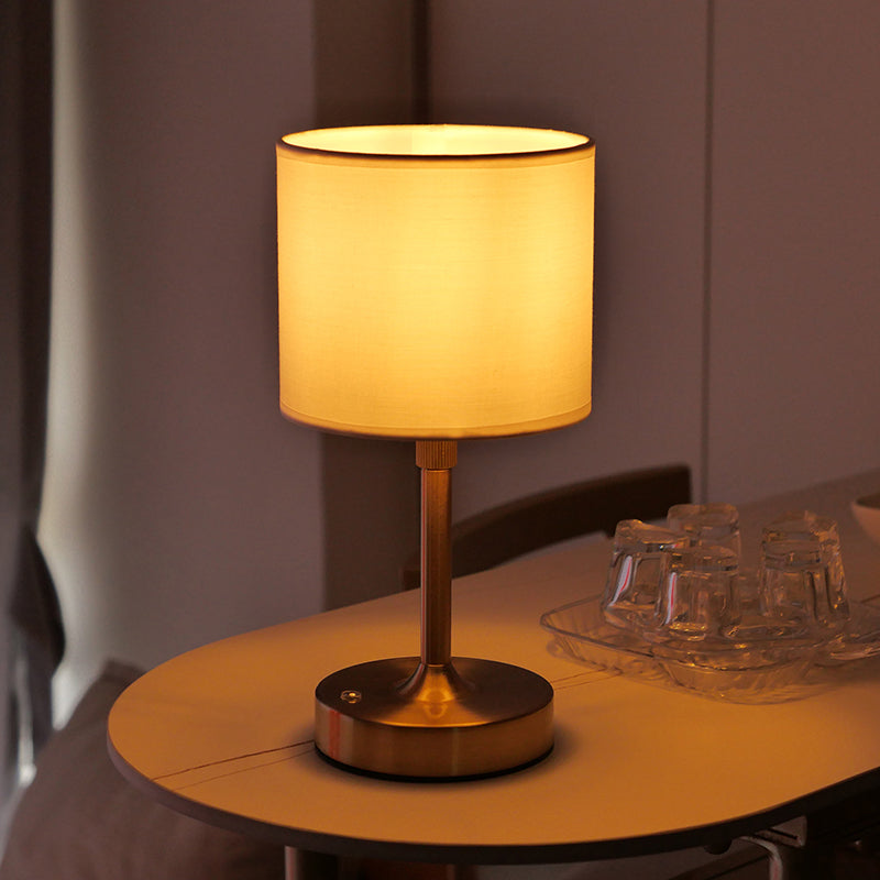 Lampe de table moderne minimaliste en métal cylindrique relevable avec tissu 1 lumière pour chambre 