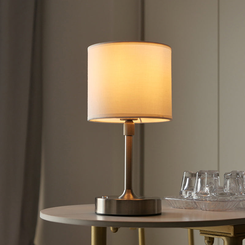 Lampe de table moderne minimaliste en métal cylindrique relevable avec tissu 1 lumière pour chambre 