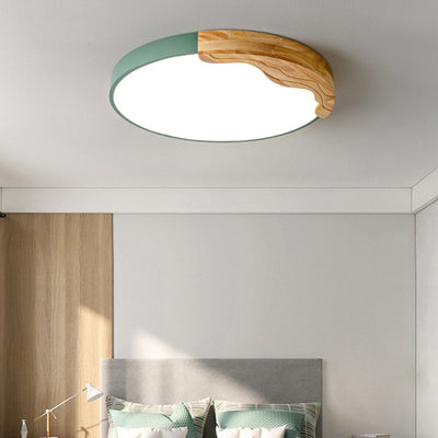 Contemporary Nordic Round Corrugated Iron Oak Acrylic LED Flush Mount Ceiling Light For Bedroom