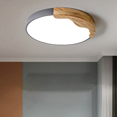 Contemporary Nordic Round Corrugated Iron Oak Acrylic LED Flush Mount Ceiling Light For Bedroom