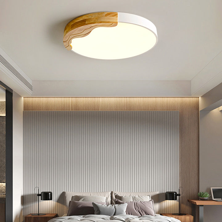 Zeitgenössische nordische runde gewellte Eisen-Eichen-Acryl-LED-Deckenleuchte für das Schlafzimmer 