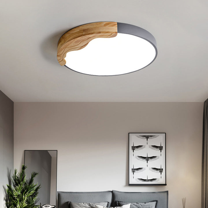 Zeitgenössische nordische runde gewellte Eisen-Eichen-Acryl-LED-Deckenleuchte für das Schlafzimmer 