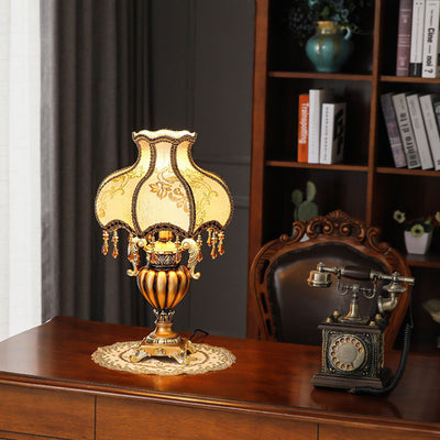 Traditional Luxury Flower-Shaped Cylindrical Metal Resin Fabric 1-Light Table Lamp For Bedroom