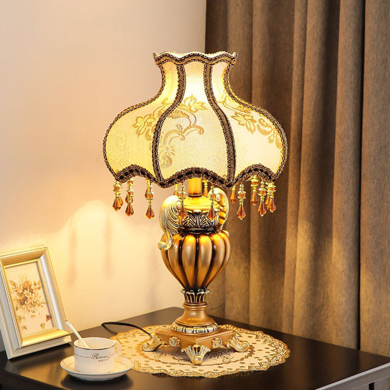 Traditional Luxury Flower-Shaped Cylindrical Metal Resin Fabric 1-Light Table Lamp For Bedroom