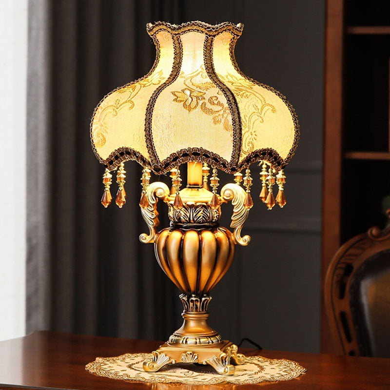 Traditional Luxury Flower-Shaped Cylindrical Metal Resin Fabric 1-Light Table Lamp For Bedroom