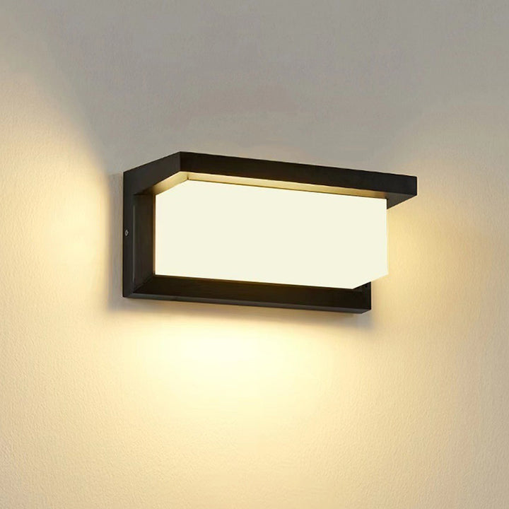 Moderne minimalistische wasserdichte rechteckige Aluminium-Acryl-LED-Außenwandleuchte für Gärten 