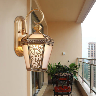 Traditional French Waterproof Lantern-Shaped Copper Glass 1-Light Outdoor Wall Sconce Lamp For Gardens