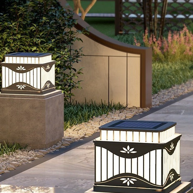 Lumière extérieure paysagère LED PE en acier inoxydable à rayures carrées solaires étanches minimalistes modernes pour jardins 