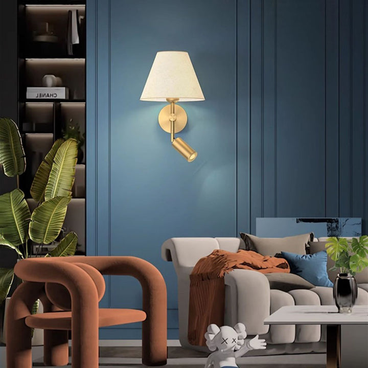 Moderne minimalistische drehbare runde Kupferstoff 1-Licht Wandleuchte für das Schlafzimmer 