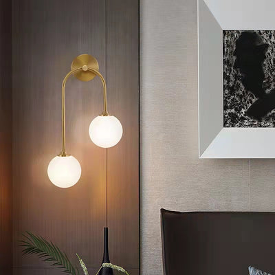Zeitgenössische nordische runde Kupferglas-Wandleuchte mit 2 Lichtern für Schlafzimmer 