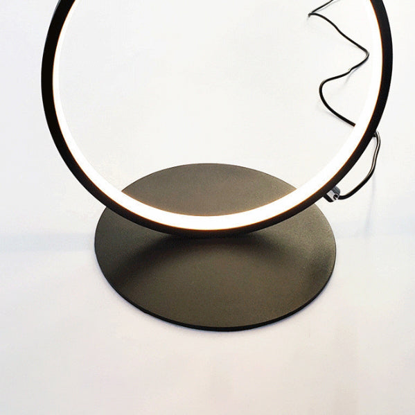 Lampadaire à LED en aluminium et fer créatif contemporain à cinq cercles pour salon 