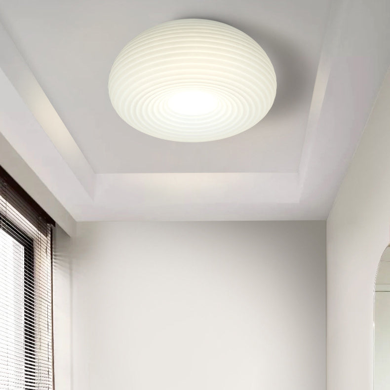 Luz de techo empotrada LED de bola redonda de acrílico de hierro creativo contemporáneo para dormitorio 