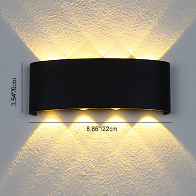 مصباح جداري LED مقاوم للماء من الألمنيوم والأكريليك بتصميم حديث وبسيط للباحات الخارجية 
