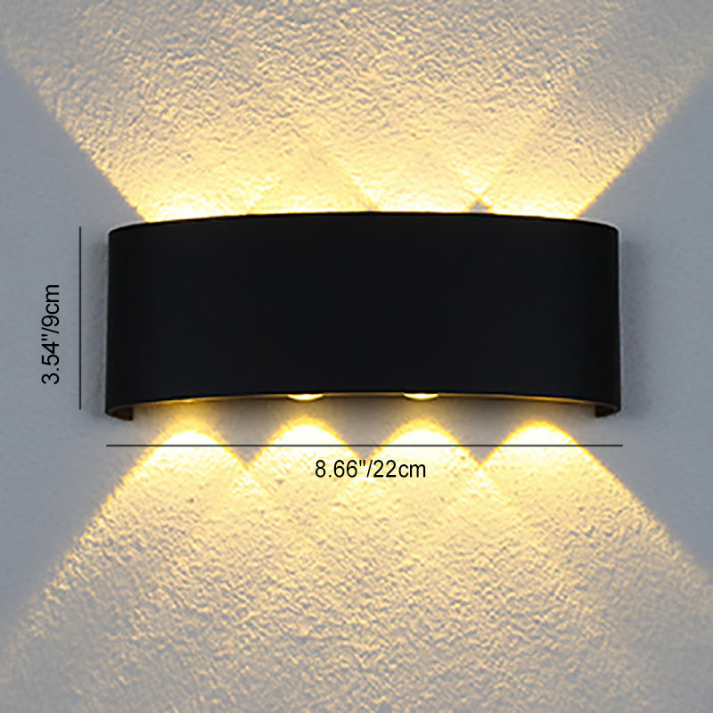 مصباح جداري LED مقاوم للماء من الألمنيوم والأكريليك بتصميم حديث وبسيط للباحات الخارجية 