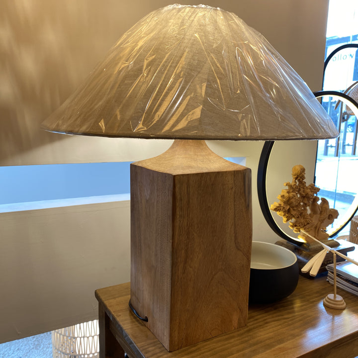 Lámpara de Mesa de Madera con Forma de Paraguas de Simplicidad Moderna 1 - Luz para Sala de Estar 