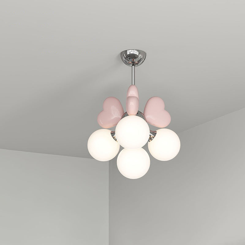 Zeitgenössischer nordischer Creme-Herzform-Harz-Hardware PE 4/6 - Licht-Kronleuchter für Wohnzimmer 