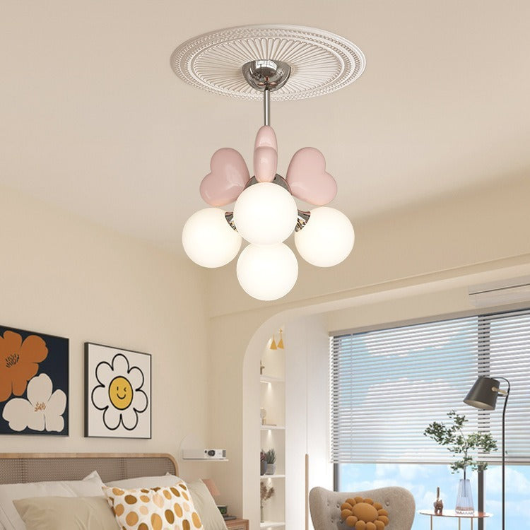 Zeitgenössischer nordischer Creme-Herzform-Harz-Hardware PE 4/6 - Licht-Kronleuchter für Wohnzimmer 