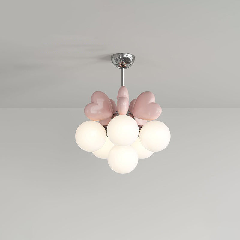 Zeitgenössischer nordischer Creme-Herzform-Harz-Hardware PE 4/6 - Licht-Kronleuchter für Wohnzimmer 