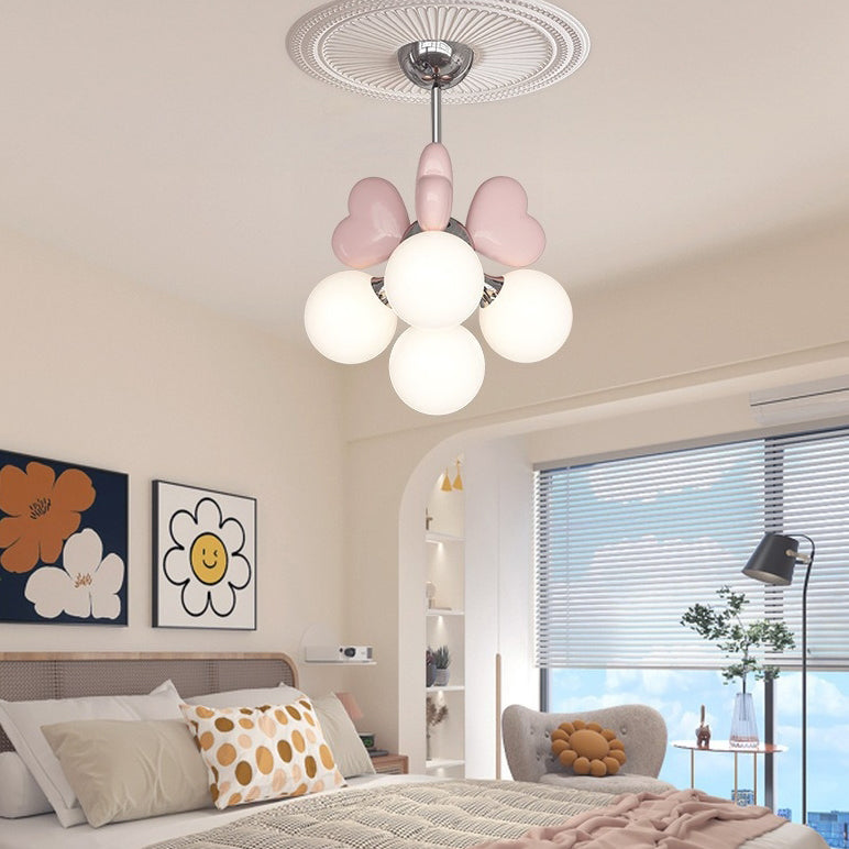 Zeitgenössischer nordischer Creme-Herzform-Harz-Hardware PE 4/6 - Licht-Kronleuchter für Wohnzimmer 