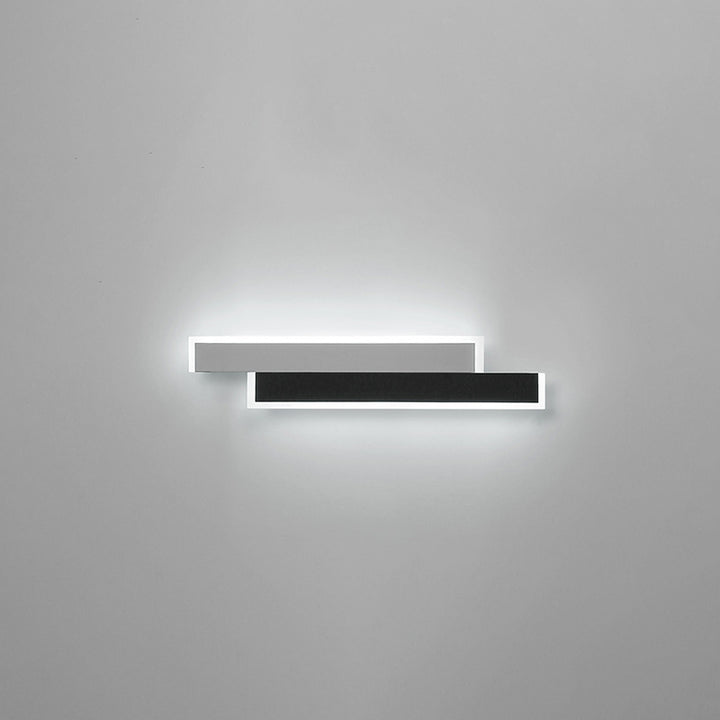 Moderne minimalistische Spleißung langer Streifen Eisen Acryl LED Wandleuchte für Wohnzimmer 