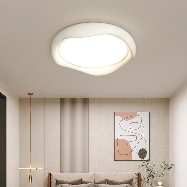 Luz de techo LED empotrada de acrílico resina hierro crema con borde corrugado minimalista moderno para dormitorio 
